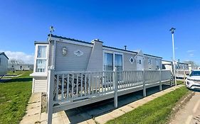 Homely Caravan, Only A Short Drive To Skegness Beach Ref 64011D
